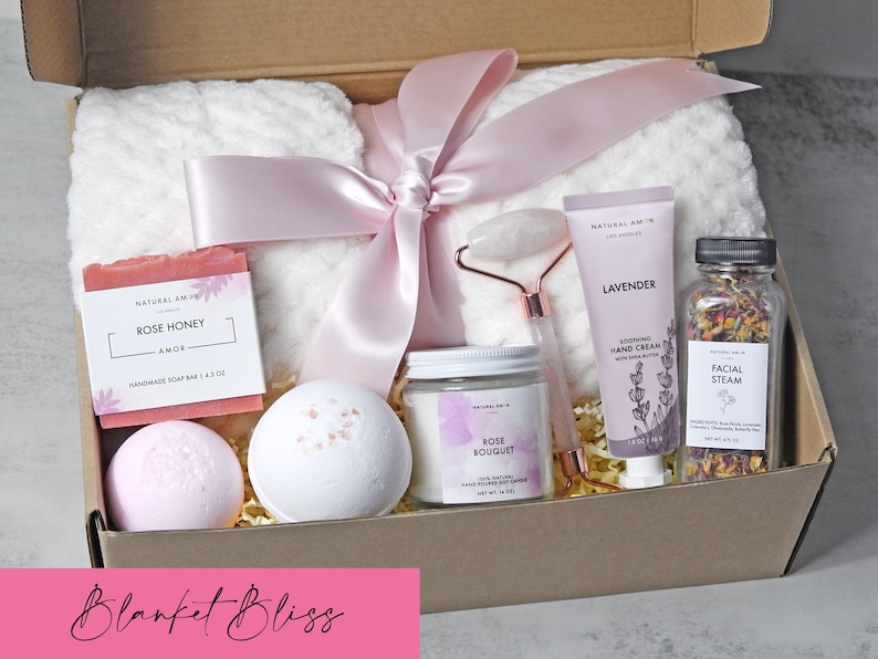 Regalo de cumpleaños para ella / Caja de regalo de spa acogedora con jabón, vela y sales de baño / Set de autocuidado Blanket Bliss