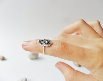 Minimal Stackable Midi Ring, Silver Cute Jewelry, Pinky Knuckle Ring, Small Dainty Ring, Aesthetic Jewelry