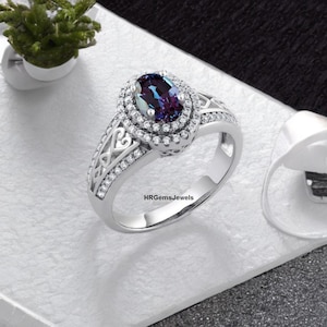 Anillo de alejandrita, anillo de alejandrita de corte ovalado, piedra de alejandrita, anillo personalizado para mujer, anillo de compromiso, anillo de propuesta, regalo para ella