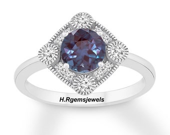 Color Changing Alexandrite Ring: 925 Sterling Silver, Round Cut