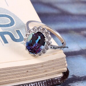 Alexandrite Ring, Alexandrite stone, Color Changing Stone, Oval Cut Alexandrite ring, Personalised ring for women, Engagement Ring