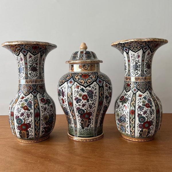 Antique Dutch vases, ginger jar lidded vase, set of 3 vases, trumpet vase, polychrome garniture kaststel, 19th Century Petrus Regout vases