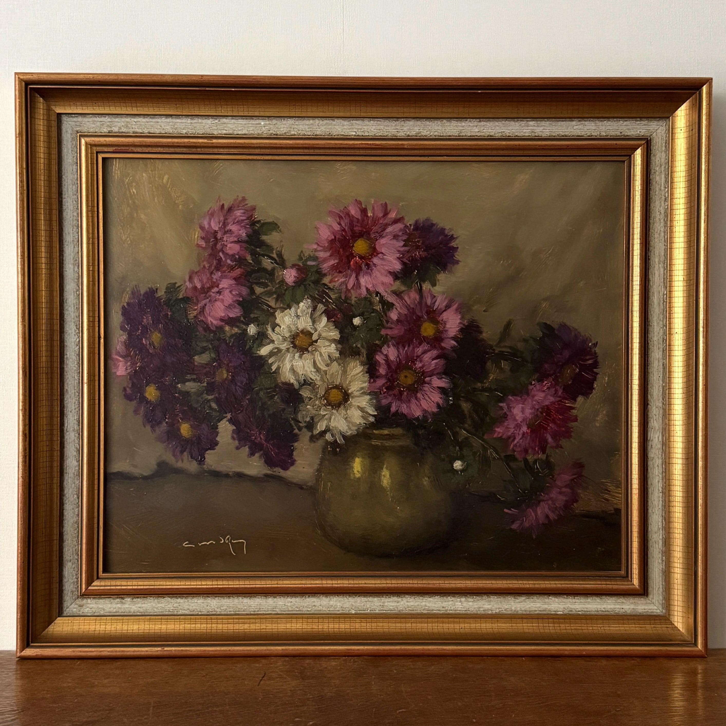 花瓶に生けた紫色の花の油彩画 花瓶に生けた紫色の花の油彩画 花瓶に生けた紫色の