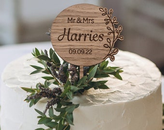 Rustic Wedding Cake Topper, Personalised Wooden Cake Topper, Custom Engraved Topper for Wedding Cake, Natural Wedding Cake Accessories