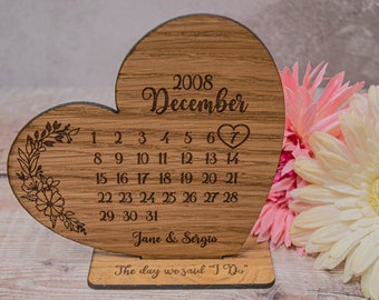 Personalised Anniversary Gift for Couple, Free Standing Wooden Heart Ornament, Custom Engraved Wedding Gift, Special Date Commemorative Gift