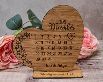 Personalised Special Date Ornament, Free Standing Wooden Heart Ornament, Custom Valentines Day Gift for Him, Engraved Romantic Gift for Her