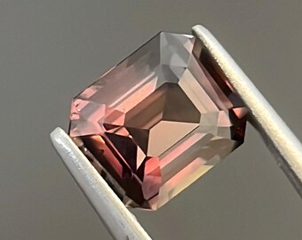 Pierścionek zaręczynowy z zielono-brązowym szafirem o masie 1,51 karata - Luźny kamień szlachetny do wyrobu pierścionków - Dwukolorowy szafir - Zielono-pomarańczowy szafir