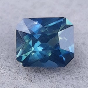 0.65 carat Peacock sapphire - Blue green sapphire - Loose sapphire - Radiant cut sapphire - Bicolor sapphire