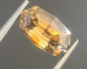 Niezwykle rzadki, 2,59-karatowy, szaro-pomarańczowy szafir – szafir o szlifie tarczowym – szafir tarczowy – luzem szafir – szafir w kształcie tarczy – rzadki kamień szlachetny