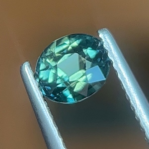 0.75 carat Green sapphire for engagement ring - Loose gemstone for ring making - Blue green sapphire