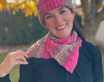 Crocheted Neckwarmer Cowl an accessory for the Samba hat An elegant textured cowl with unique construction