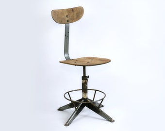 Meubles industriels vintage authentiques - chaise de travail d'atelier / tabouret de bureau réglable en usine soviétique d'URSS - bois et métal