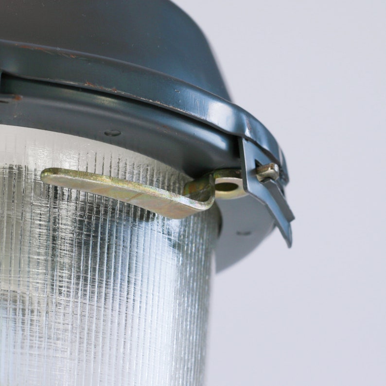 Lámpara industrial holophane soviética vintage / Luminaria Etsy España