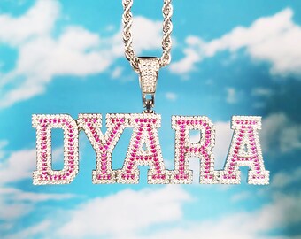 Collana di lettere di pietra rosa ghiacciata, collana con nome personalizzato, ciondolo con nome personalizzato, regalo per lei, regalo di compleanno persoanlizzato, gioielli hip hop