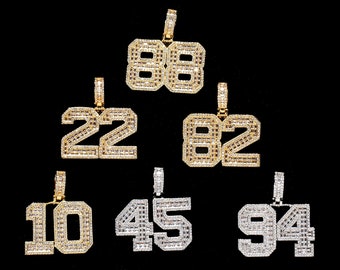 Collier glacé personnalisé avec nombres universitaires, collier avec pendentif chiffres personnalisés, collier avec nombre de membres de l'équipe, bijoux hip hop bling et sport
