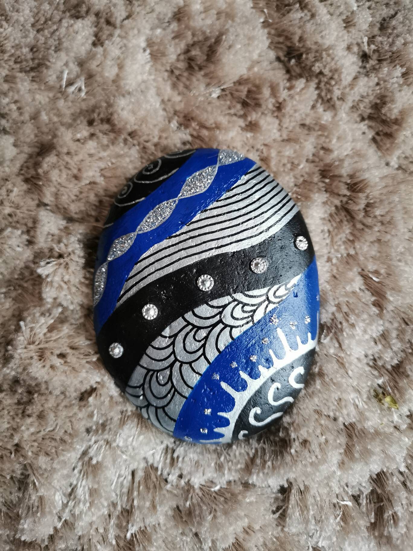 Galet Bleu/Noir/Argent Peint à La Main