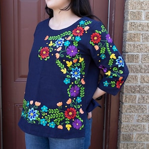 Ángeles 3/4 Sleeve Embroidered Blouse