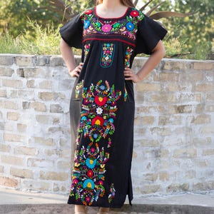 handmade mexican embroidered dresses 1950s Handmade Mexican Floral Embroidered White Cotton Dress – Shrimpton  Couture main image 1