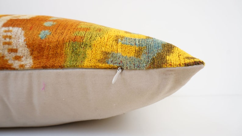 BODRUMPILLLOW Ikat Velvet Pillow Cover - Thumbnail 4