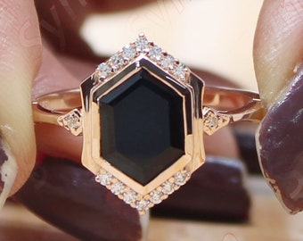 Vintage art deco Black Onyx Hexagon Engagement Gold Ring, Unique Black Hexagon Gold Ring, Gift for Anniversary, Gift for Love, Black Stone