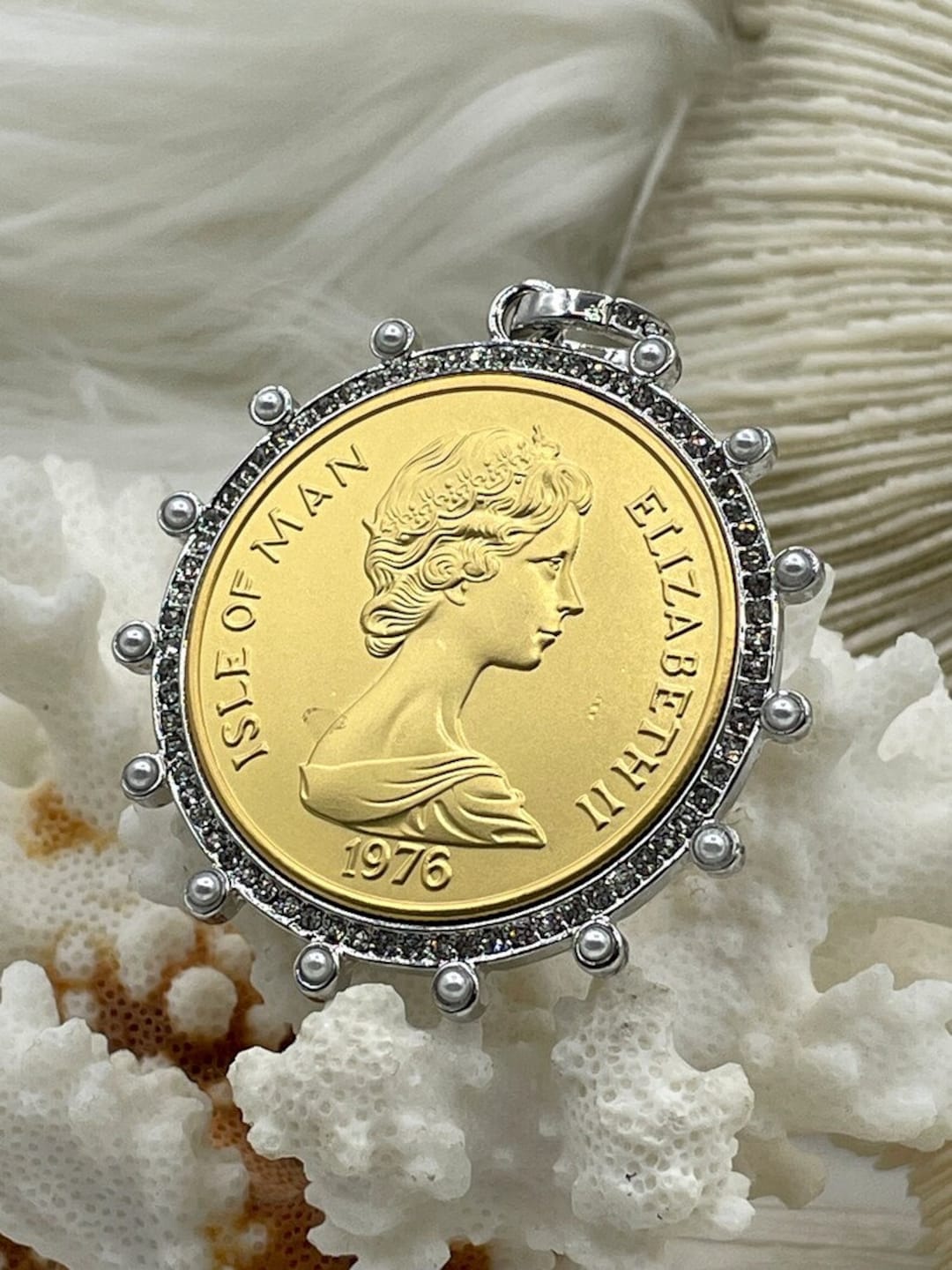 Princess Queen Chain Large Queen Elizabeth II Pendant Necklace on Snake Chain - Etsy