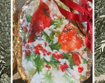 Weihnachten roter Vogel & grüne Auster Muschel Ornament