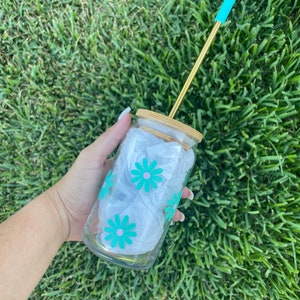 Daisy Tumbler, Daisy Glass Can, Boho Tumbler, Beer Glass Can, Daisy Glass Tumbler, Aesthetic Glass Cup, Aesthetic Tumbler, Daisy Cup.
