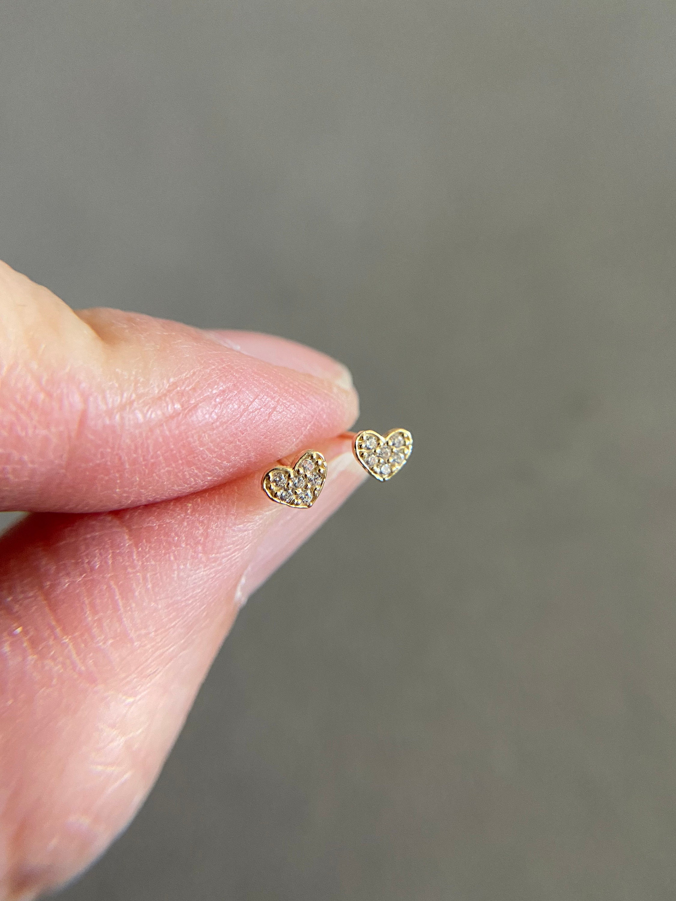 Mini Wavy Heart Earring #2106 (10K Gold) (一つ) Mini Wavy Heart Earrings – charmboxkids