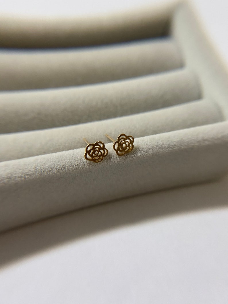 10K Solid Gold 10K Solid Gold Tiny Rose Stud Earrings