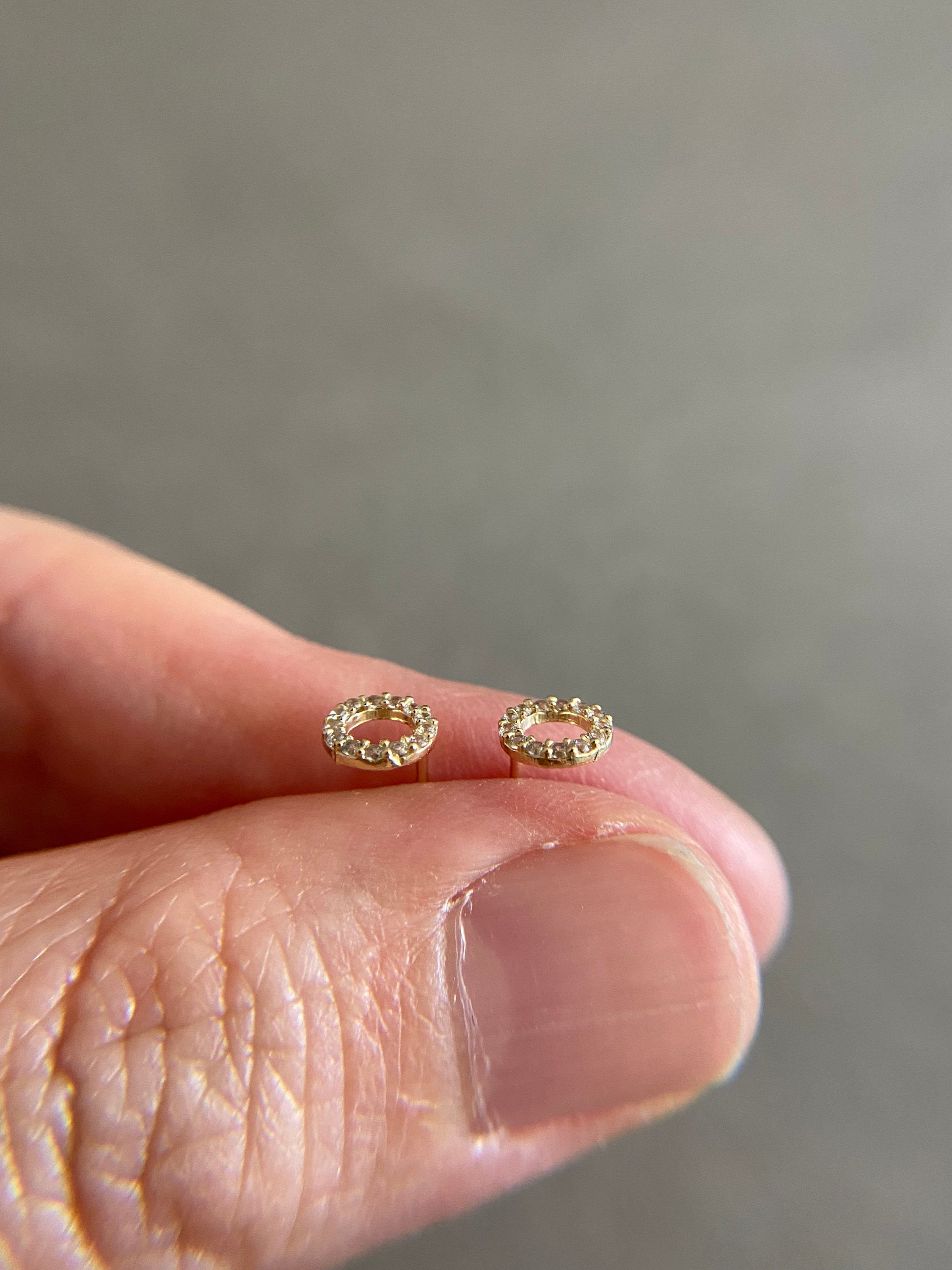 10K Solid Gold/ Tiny CZ Circle Stud Earrings - 10K Solid