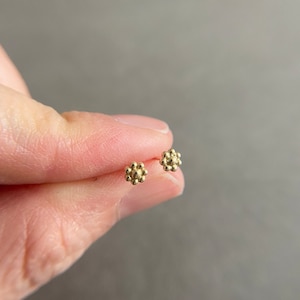 10K Solid Gold/ Tiny  Flower Type B Stud Earrings - 10K Solid Gold