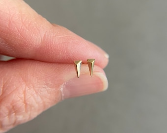 10K Solid Gold/ Tiny Pointy Pyramid Triangle Stud Earrings - 10K Solid Gold