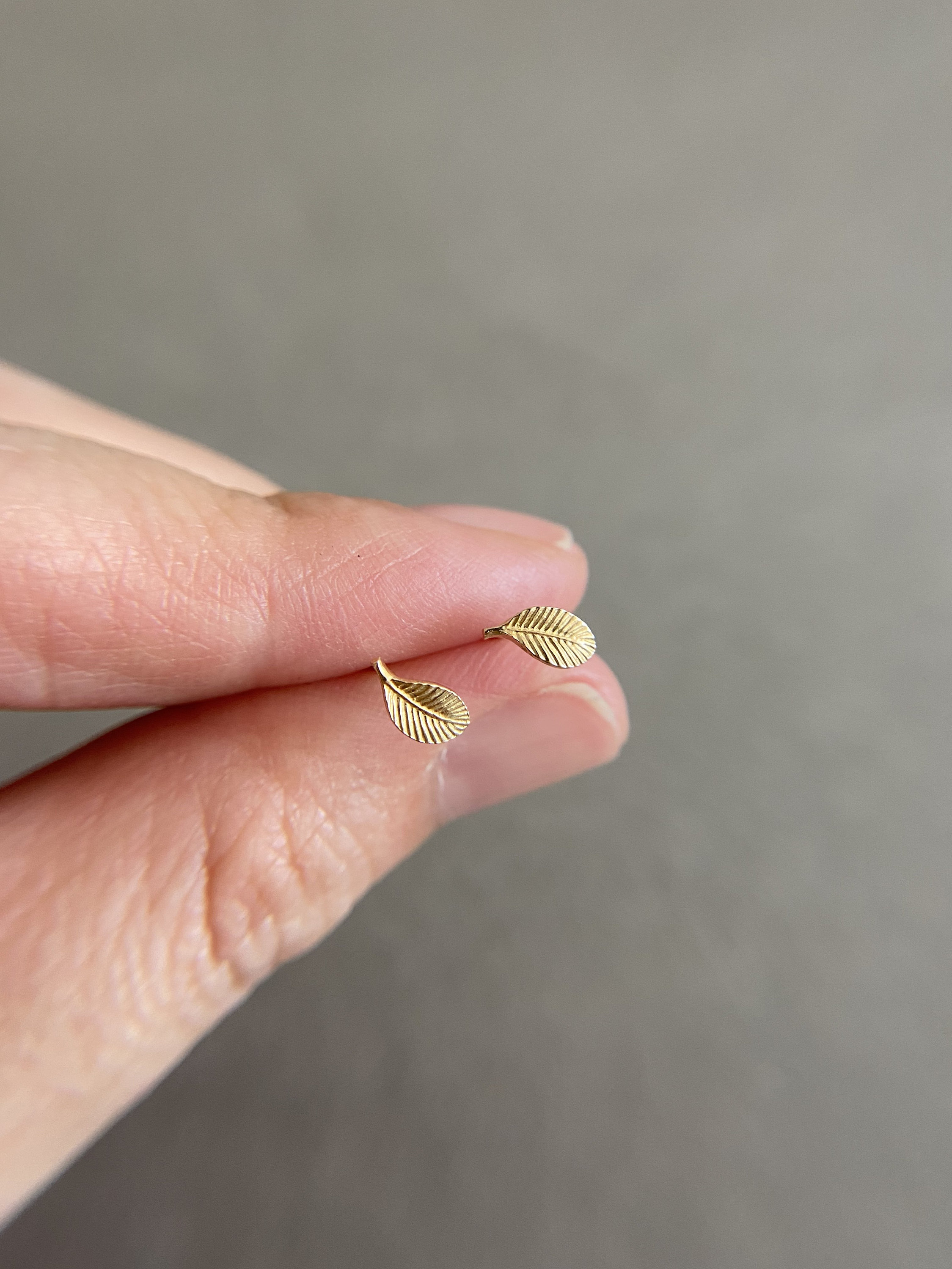 [LLOYD] 韓国アクセ☆10K Gold☆three leaves Earrings Textured Leaf Earring | Marciano