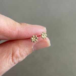 10K Solid Gold/ Tiny  Flower Type A Stud Earrings - 10K Solid Gold