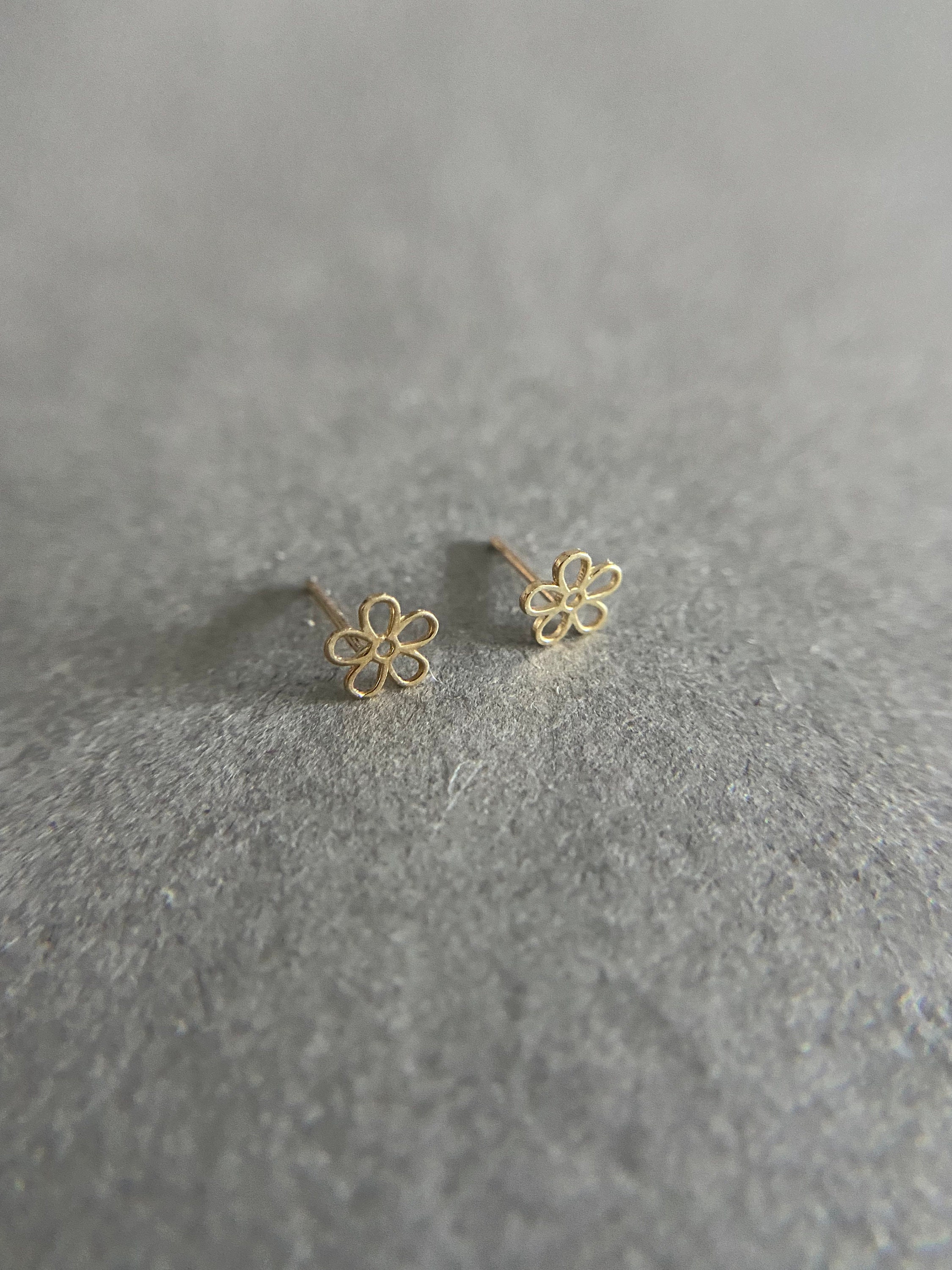10K Solid Gold/ Tiny Open Flower Stud Earrings - 10K Solid