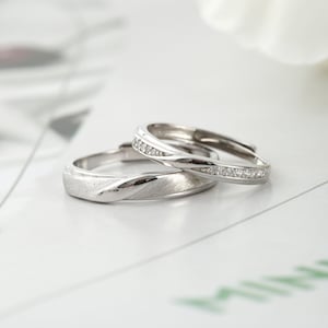 Minimalistische Luxus-Matching-Ringe aus 925 Sterling Silber • Kostenlose Gravur • Verstellbar • Cubic Zirconia Ring • Paar Ringe