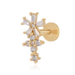 14K Gold Flower Cartilage Helix Earring, Conch Piercing, Piercing Jewelry, Cartilage Stud, Flat Back Earring, Baguette Moissanite Earring