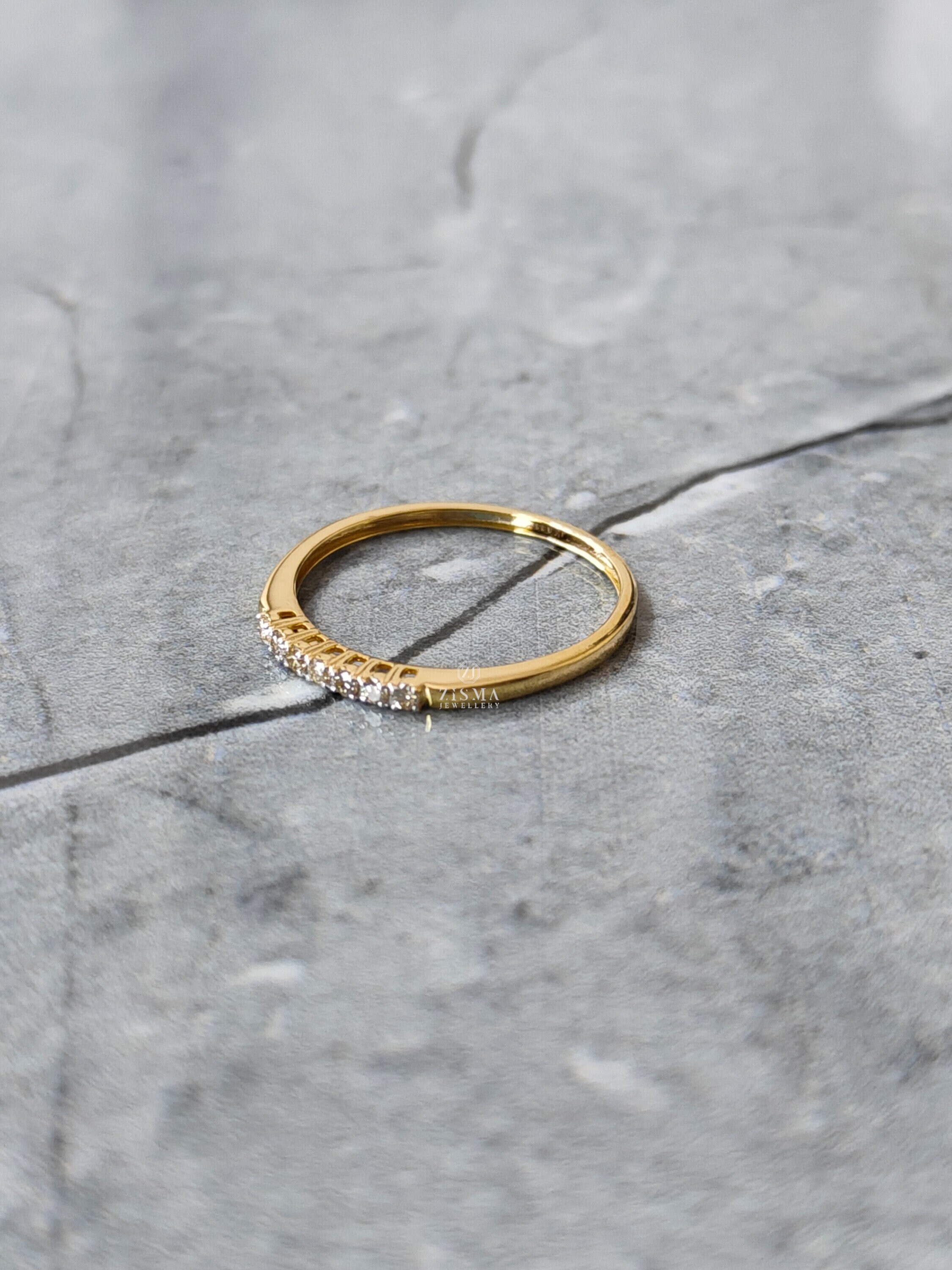 Dainty 14k Gold Diamond Eternity Band, Minimalist Wedding Ring - Etsy