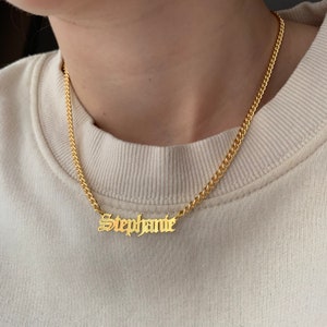 Dainty Name Necklace, Personalized Necklace in Gold, Custom Gift, Monogram Necklace / Bridesmaid gifts / Personalized Gifts / Christmas Gift