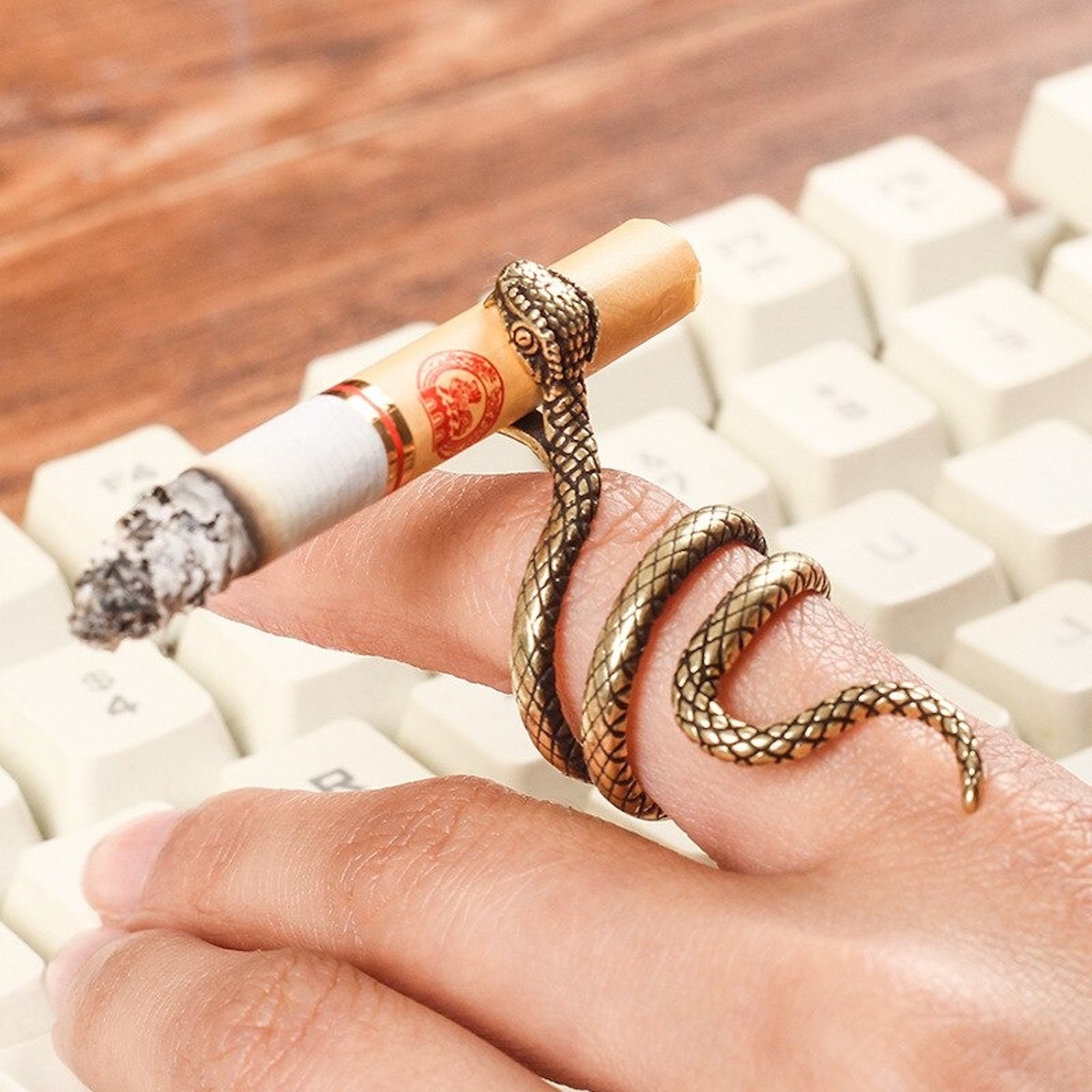 Cigarette Smoke Accessories Cigarette Holder Ring Rack Vintage Metal Finger  Clip