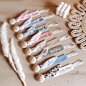 Gepersonaliseerde speenclip met babynaam | Speenclip van hout en stof | Gepersonaliseerd babycadeau | Handgemaakte babyaccessoires