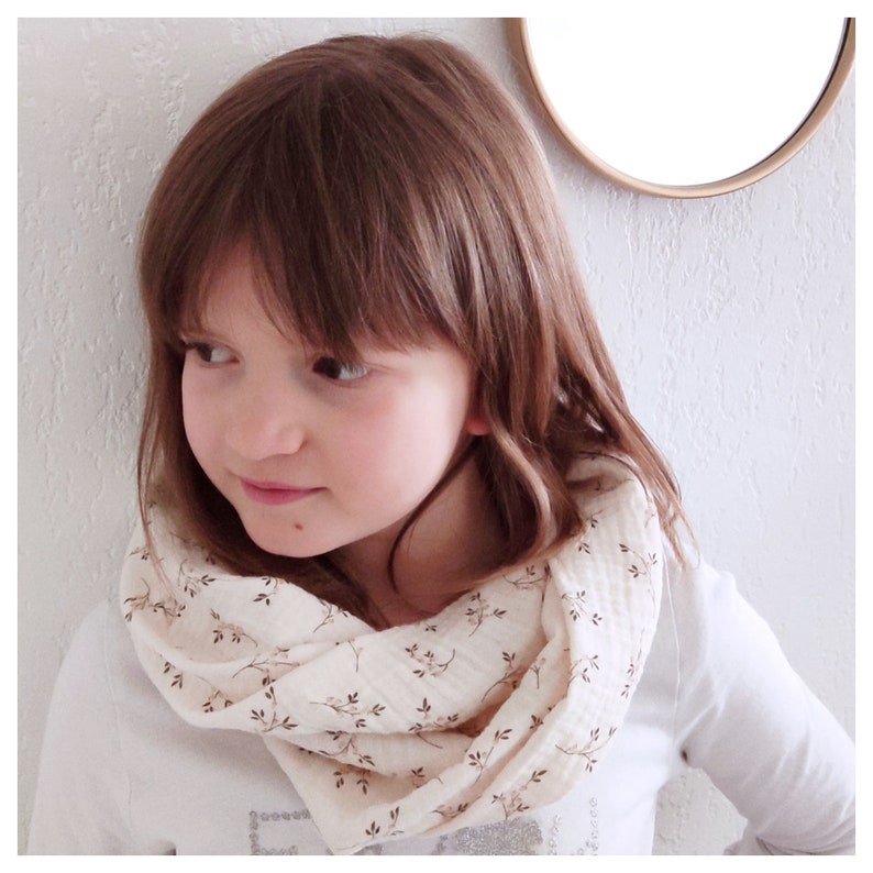 GOTS organic cotton summer snood image 3