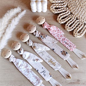 Sujetachupetes personalizada con el nombre del bebé | Sujetachupetes de madera y tela | Regalo personalizado para bebé | Accesorios para bebé hechos a mano