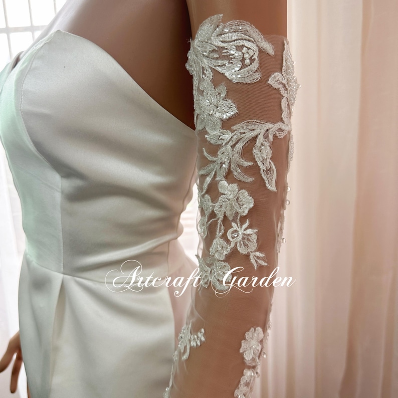 Glasses beads lace bridal gloves