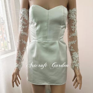 white applique lace fingerless gloves
