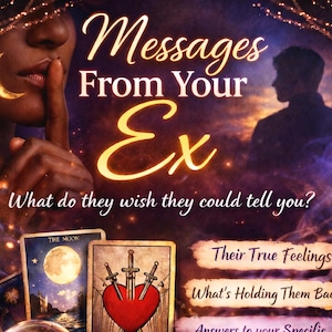 以下が含まれることがあります： 「Messages From Your Ex」と「What do they wish they could tell you?」のテキストが入った画像。タロットカード、クリスタルボール、ろうそく、シルエットも表示されています。カードには「The Moon」と「Three of Swords」が含まれています。