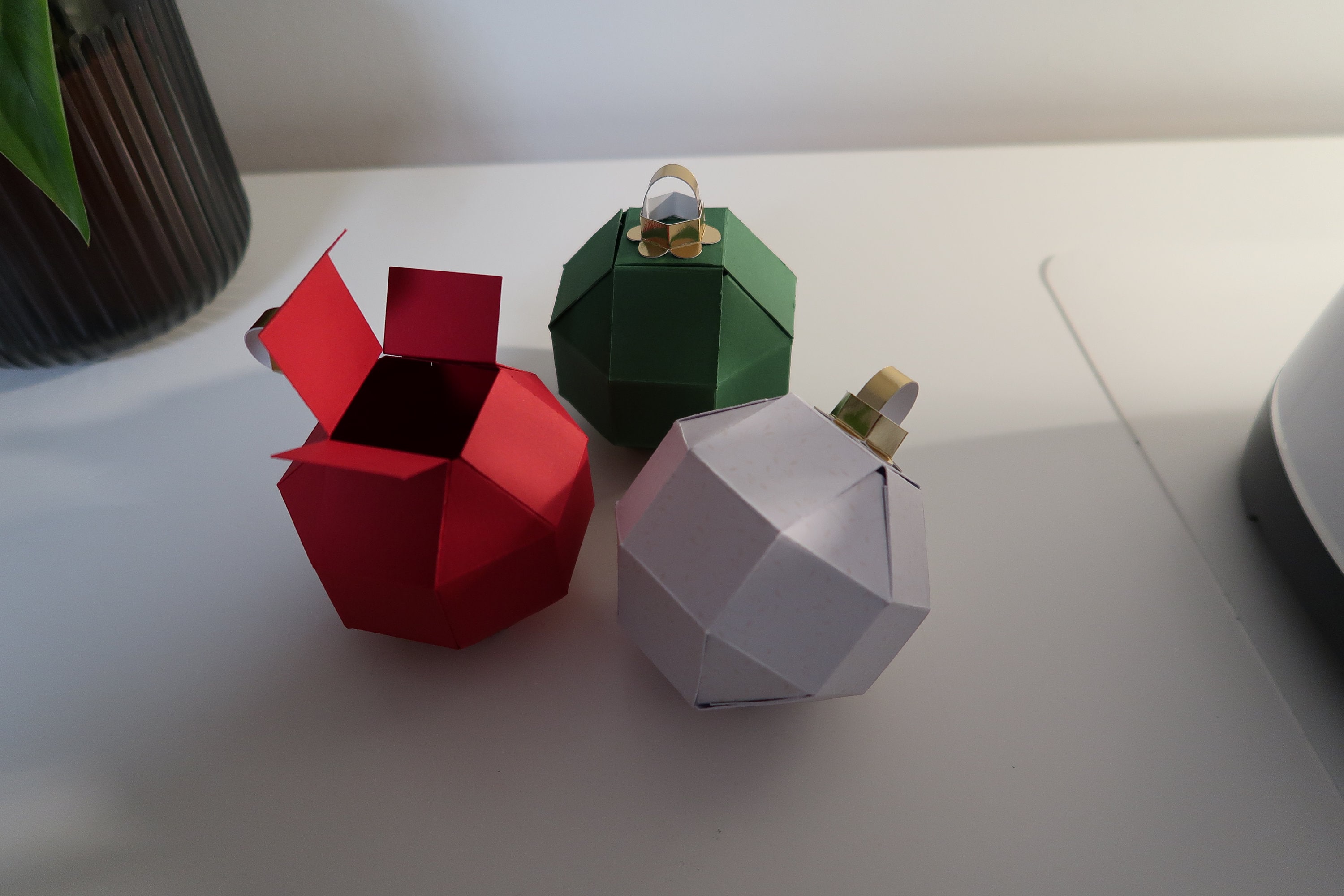 Christmas Ornament Box | 3D Papercut SVG Cut File | Cricut DIY - Etsy