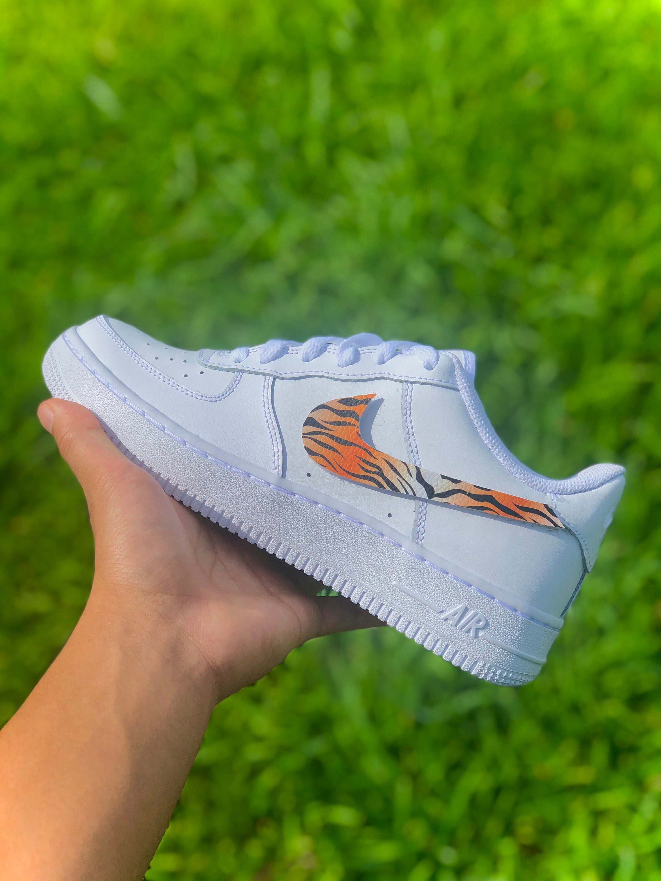 nike with interchangeable swoosh