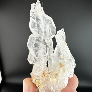 Prachtige vervagingskwartscluster op matrix uit Baluchistan, Pakistan.