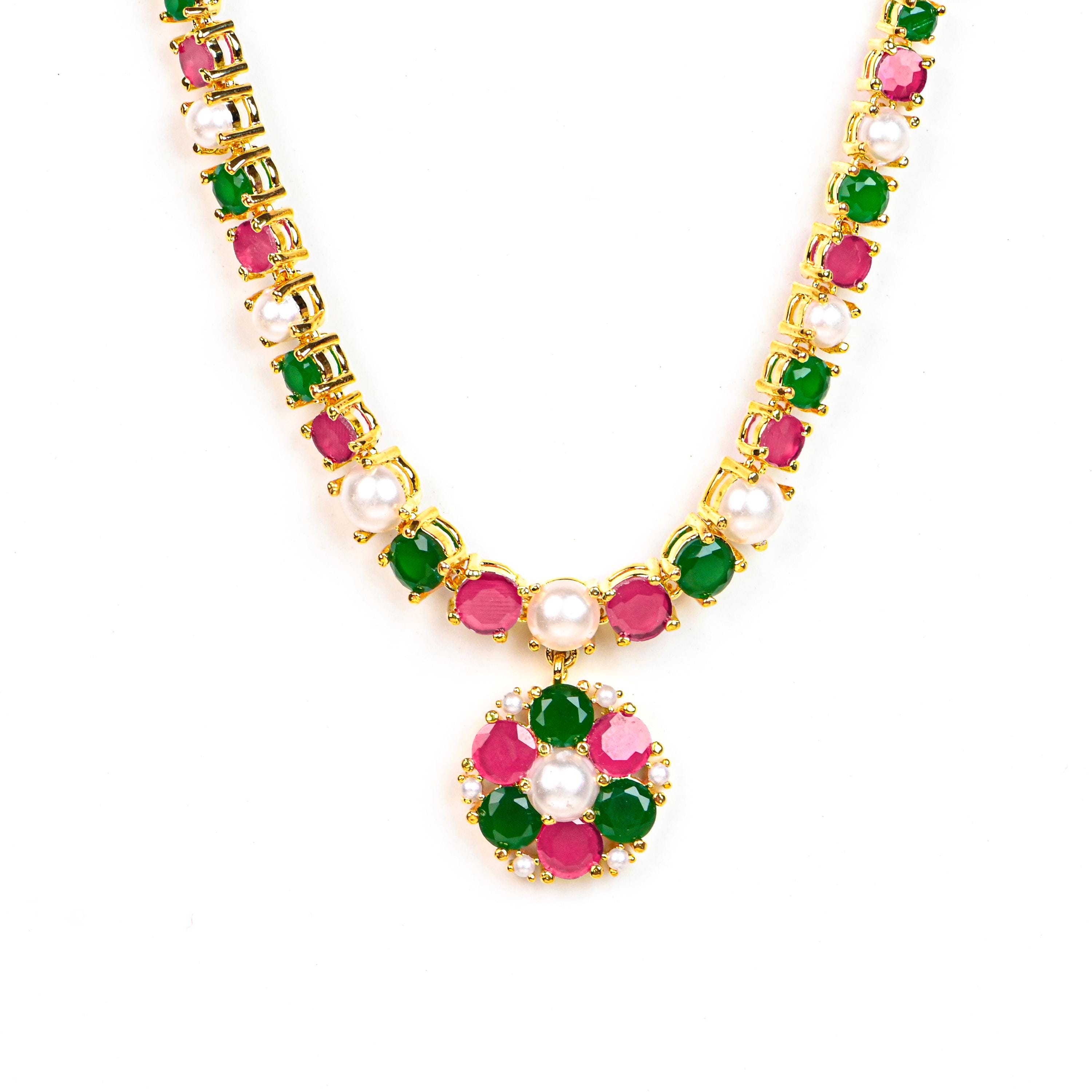 ルビー、エメラルド、パールをあしらったハンドメイドのゴールドメッキ